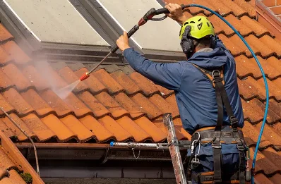 Démoussage et hydrofuge de toiture à Rosnoën
